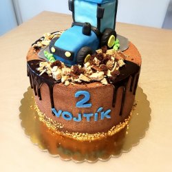 Nutelový dort s modrým traktorem
